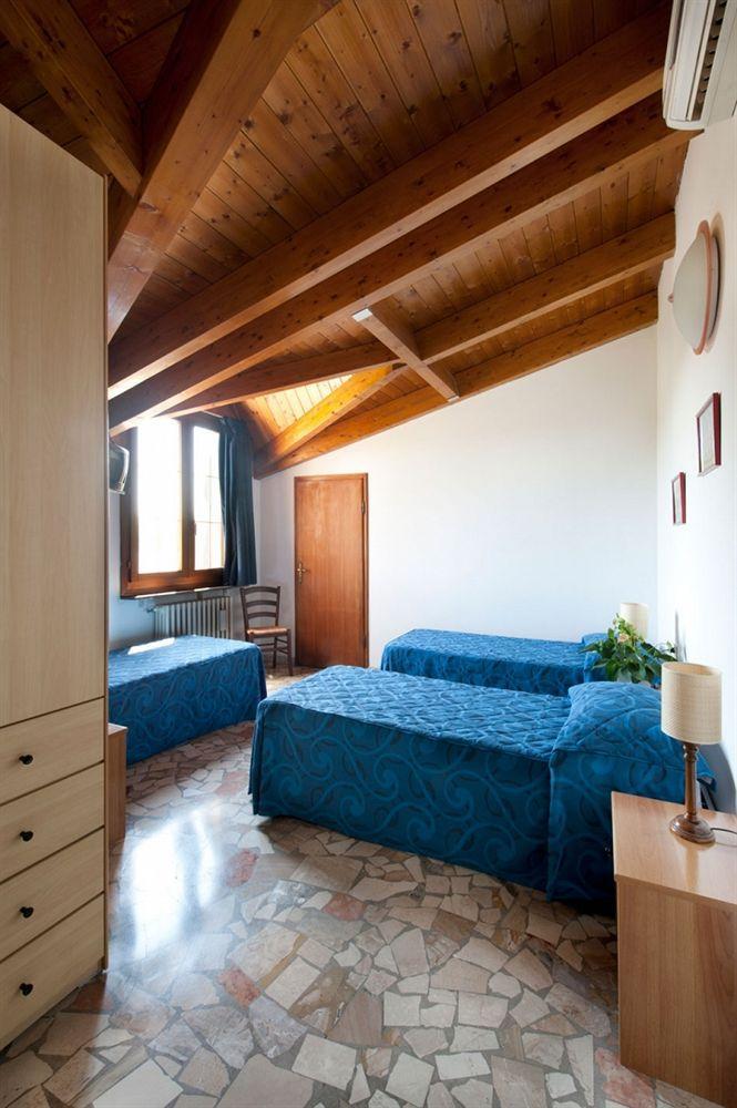 Hotel Caselle Сан-Лаццаро-ді-Савена Екстер'єр фото